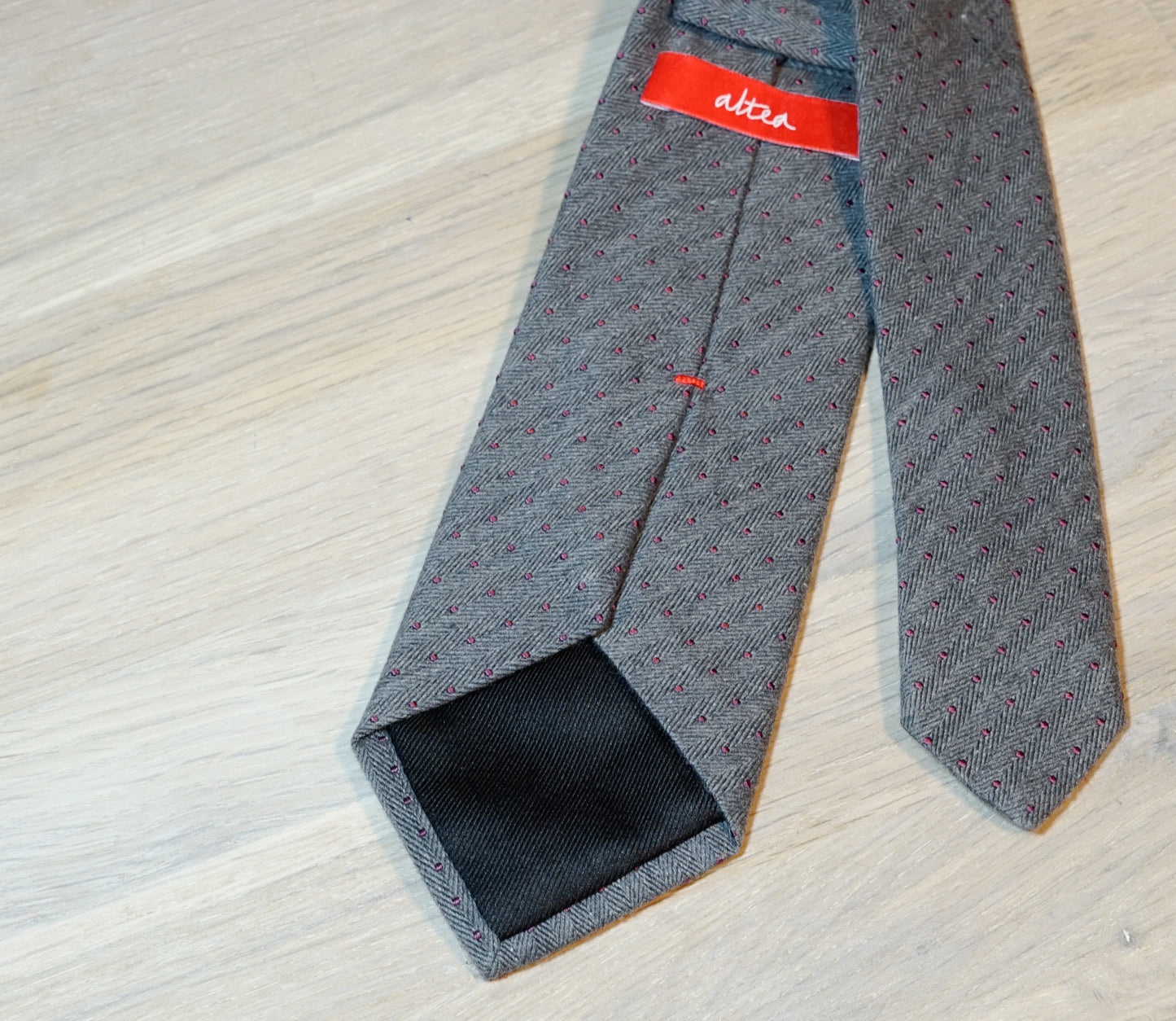 Altea-gray-purple-dot-silk-cotton-tie-back