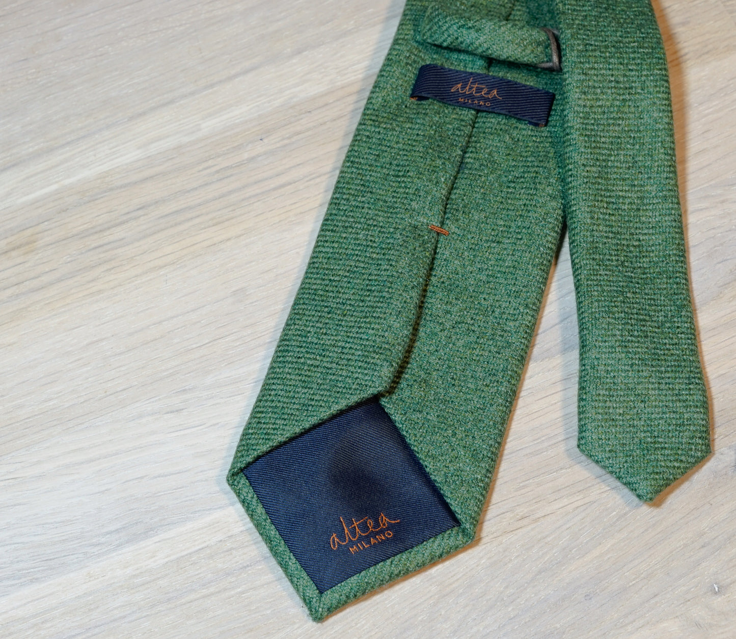 Altea-mid-green-cashmere-tie-back