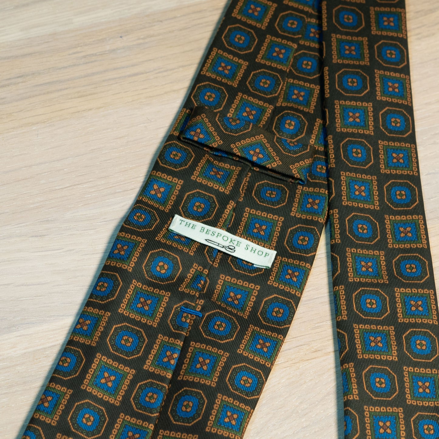 Black/Beige Medallion Madder Silk Tie Untipped - The Bespoke Shop