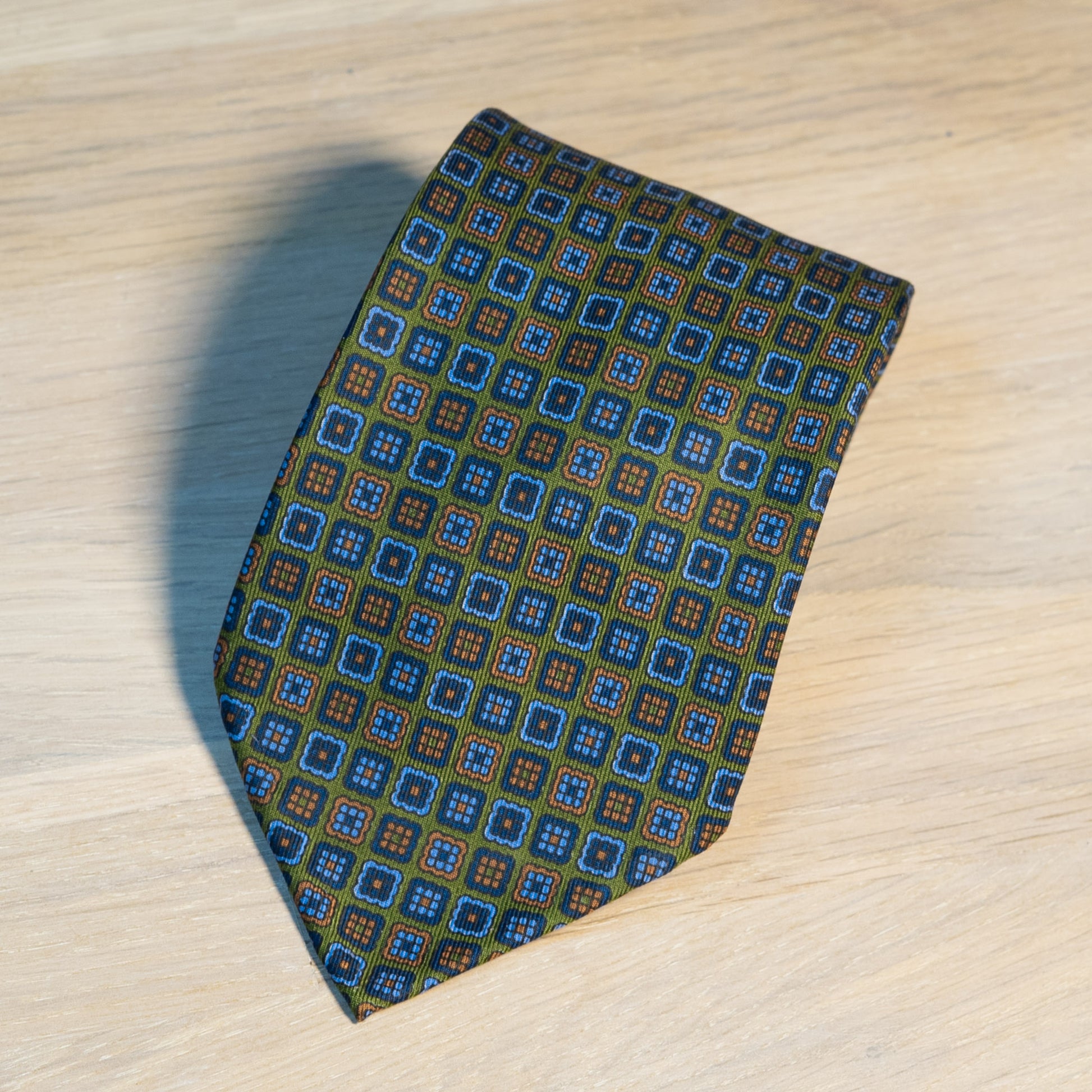 Green/Navy Medallion Madder Silk Tie Untipped - The Bespoke Shop 
