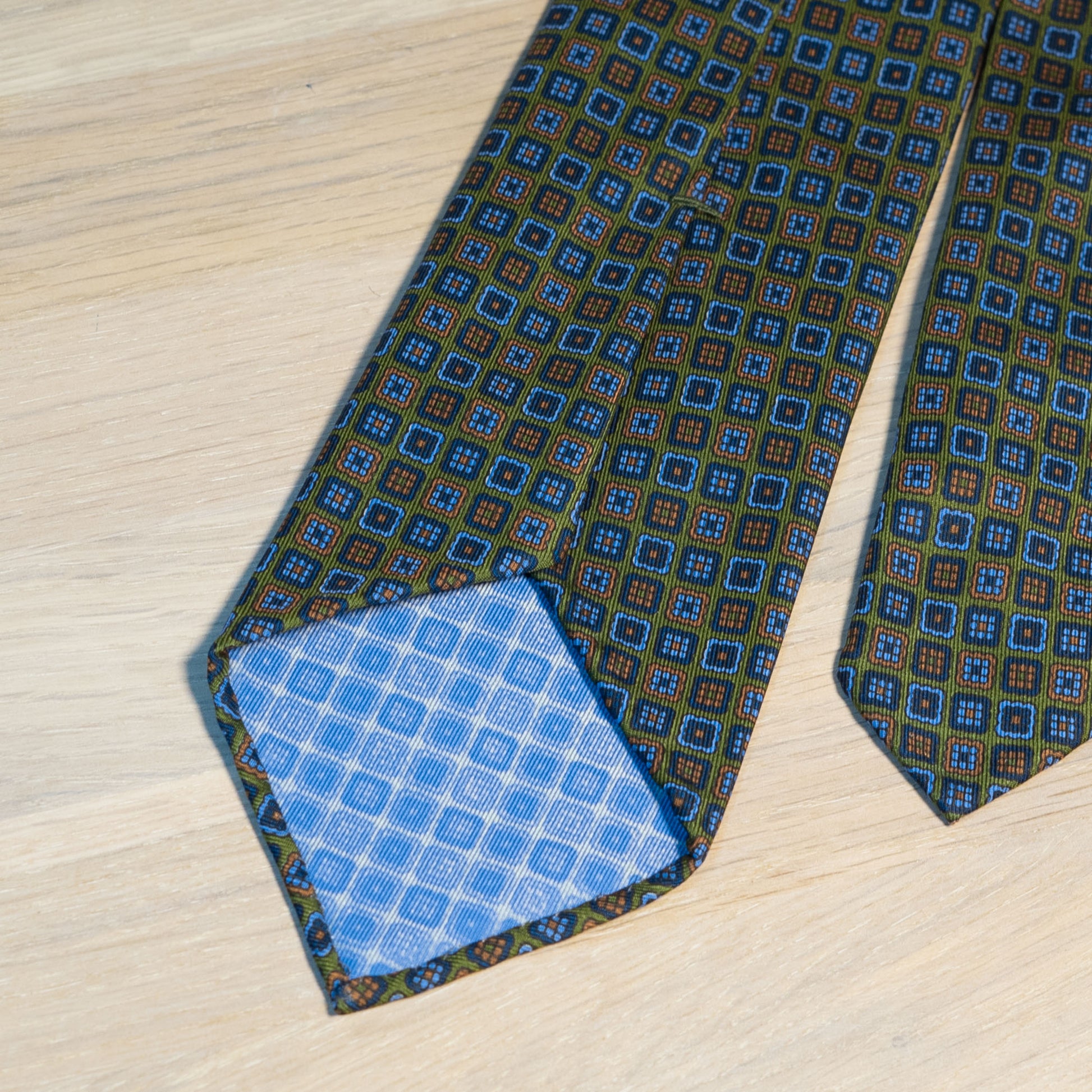 Green/Navy Medallion Madder Silk Tie Untipped - The Bespoke Shop 