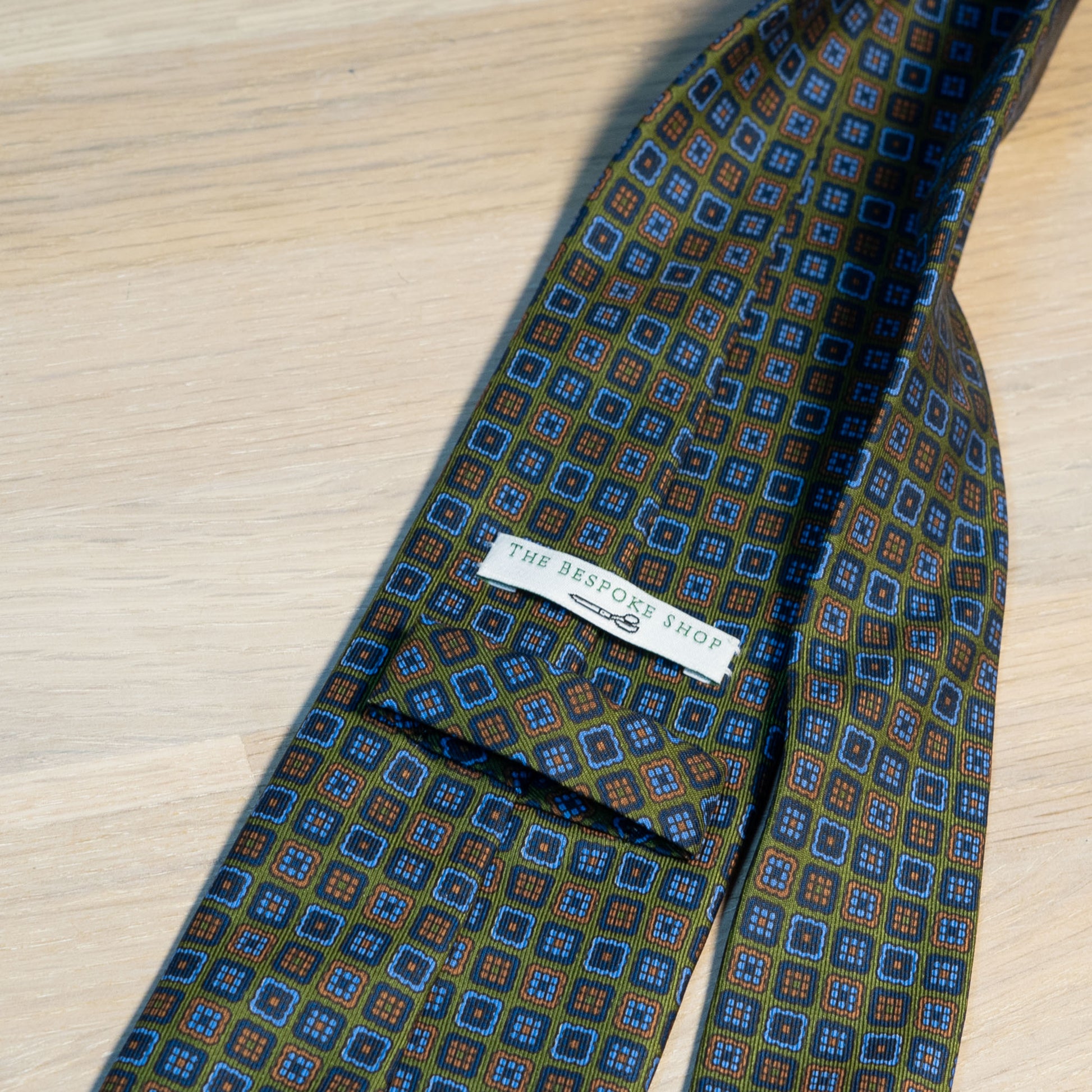 Green/Navy Medallion Madder Silk Tie Untipped - The Bespoke Shop 